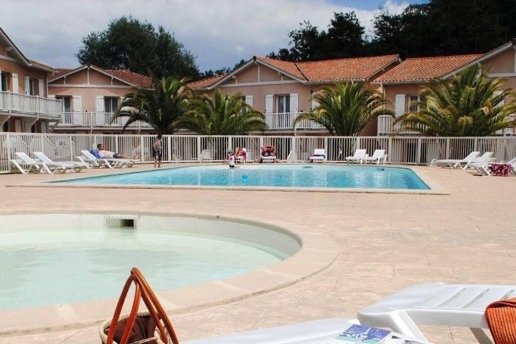 T3 En Duplex Avec Grande Piscine Appartement Anglet Buitenkant foto