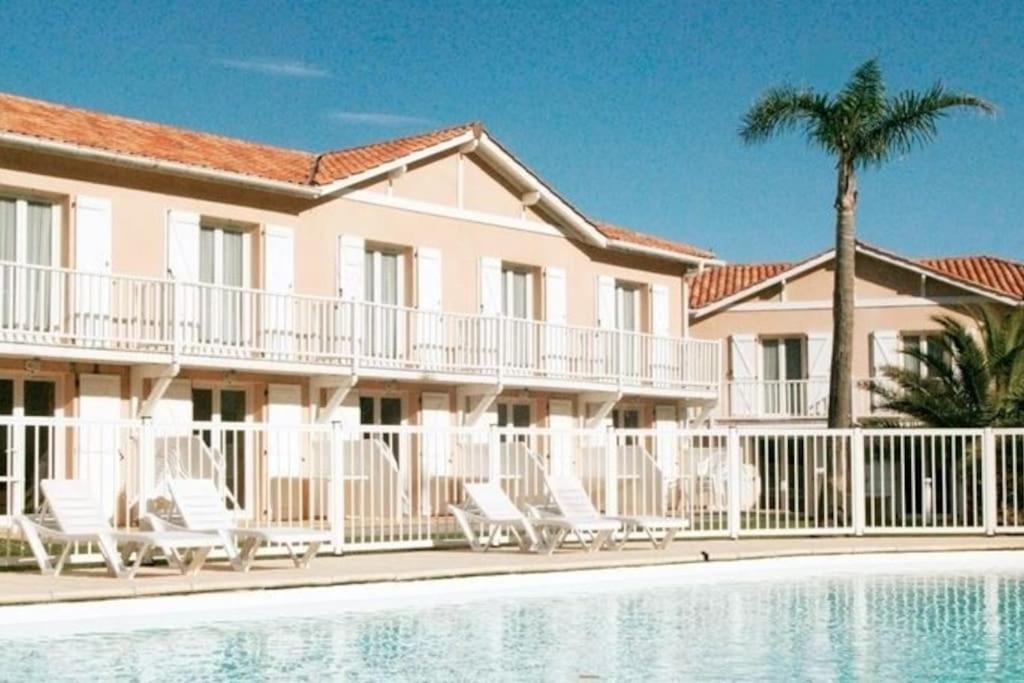 T3 En Duplex Avec Grande Piscine Appartement Anglet Buitenkant foto